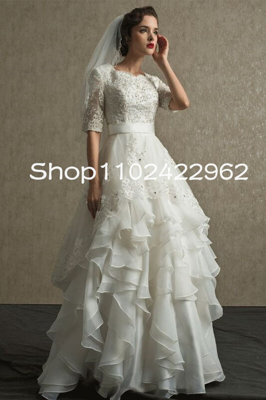 Vintage 1980s' Bohemain Pleated Wedding Dresses with Half Sleeve 2023 Lace Beaded Ruffles Tiered Skirt Garden Bridal Gown