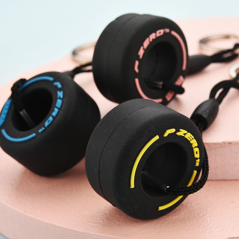 F1-車の装飾用の小さなタイヤキーホルダー,車の装飾用の超柔らかいゴム製キーリング,漫画のタイヤキーホルダー