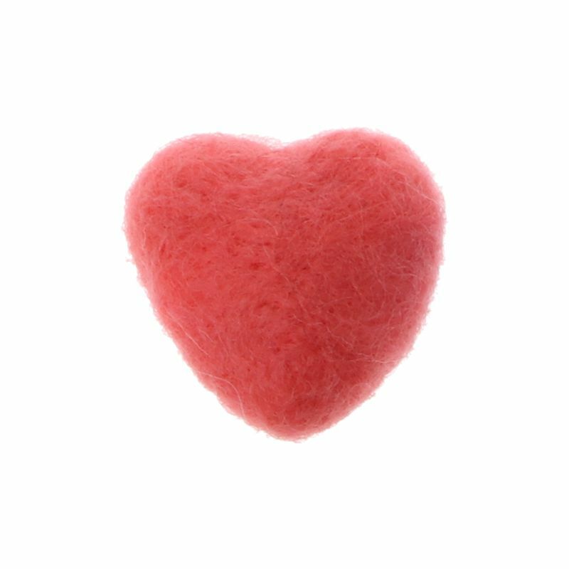 YYDS Newborn Photography Props Baby Wool Felt Heart Decorations Infant Photo