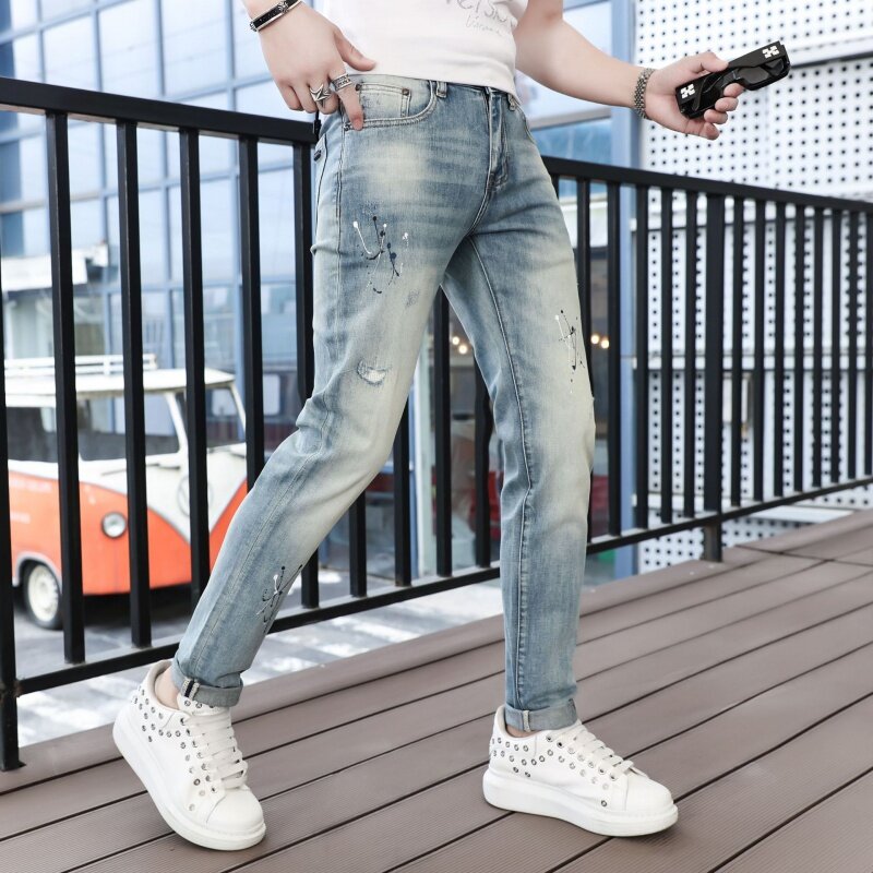 Calça jeans rasgada estampada em pintura masculina, fina e elegante, slim fit, calça casual de pés, verão, nova, 2024