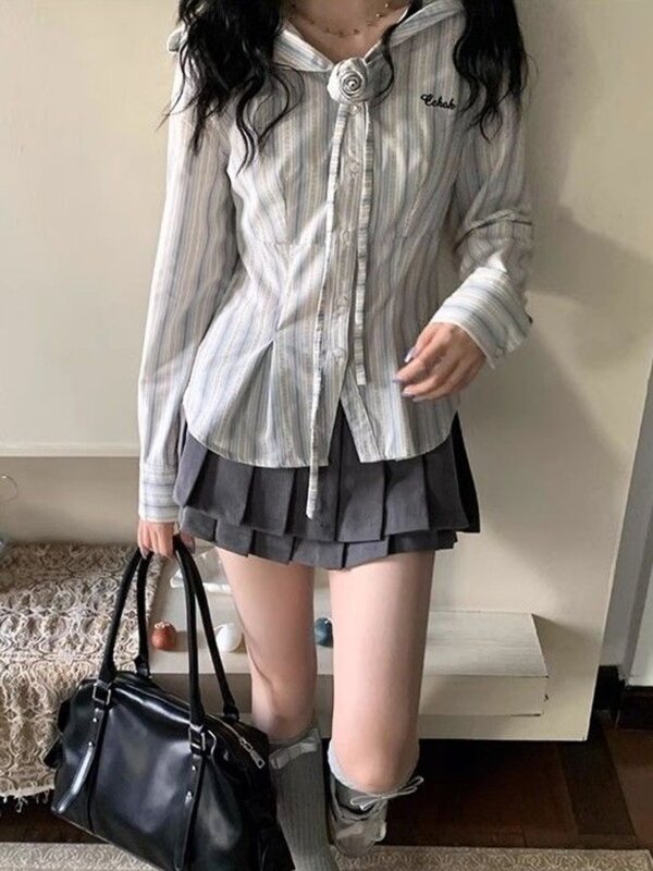 QWEEK-camisa de manga comprida listrada para mulher, blusas preppy de botão, chique casual vintage, moda coreana, Y2k, estética juvenil, primavera