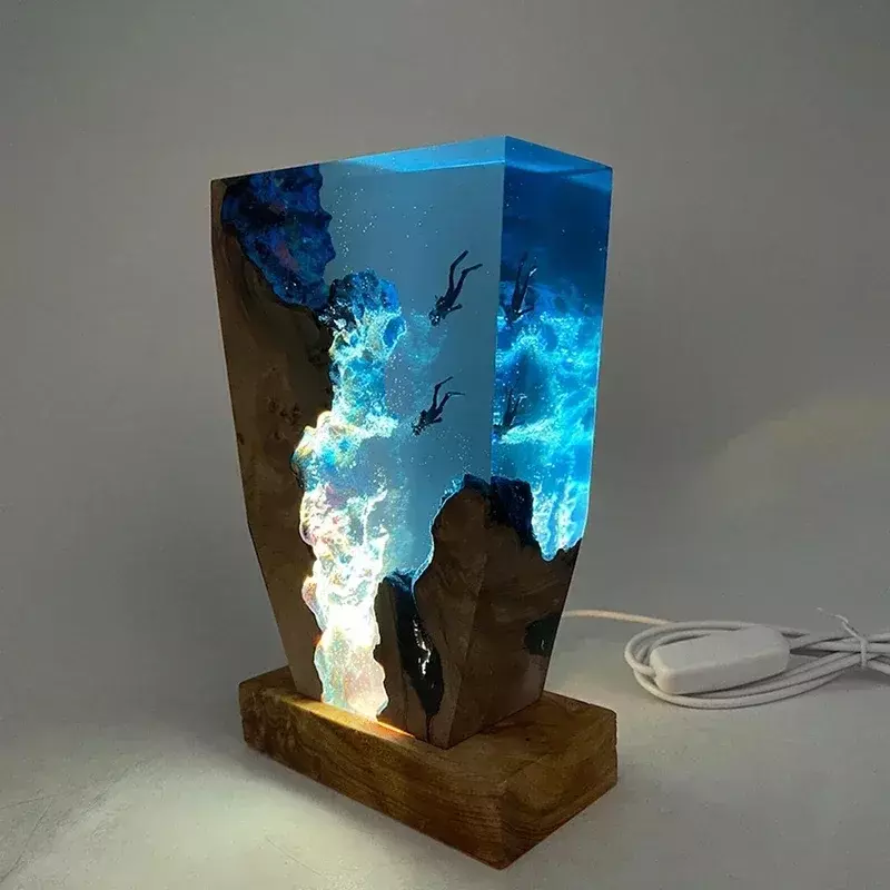 โคมไฟตั้งโต๊ะเรซิ่นสิ่งมีชีวิตในโลกใต้ทะเลโคมไฟตกแต่งศิลปะสร้างพลังในถ้ำดำน้ำชุดรูปแบบกลางคืนไฟชาร์จ USB ขายดี
