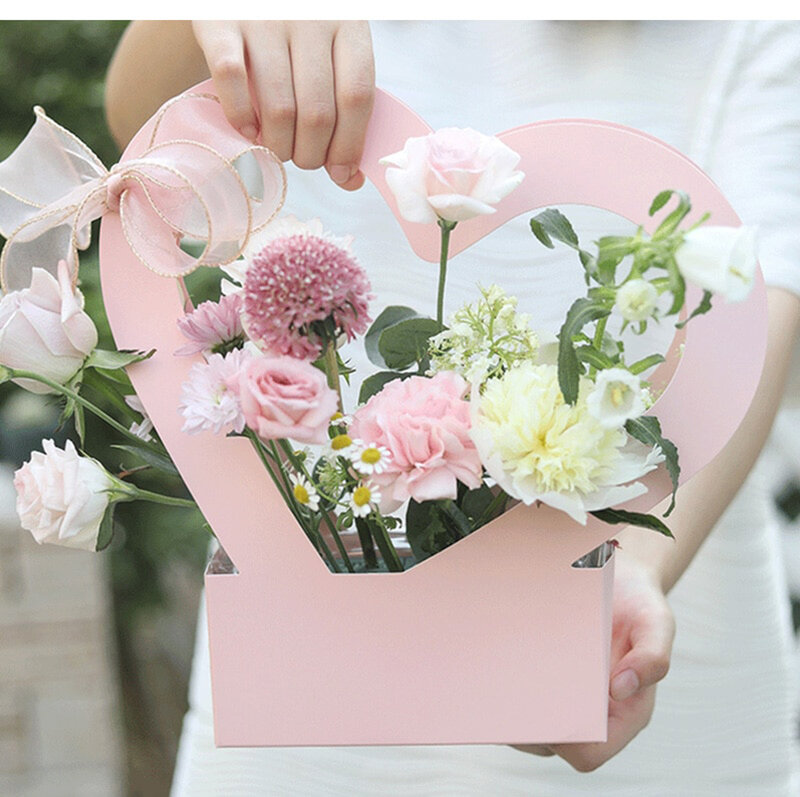 الحب زهرة سلة للنساء هدية سلة القلب المحمولة الزهور صناديق رومانسية التعبئة صندوق ورقي كرافت أكياس هدية ورق التغليف