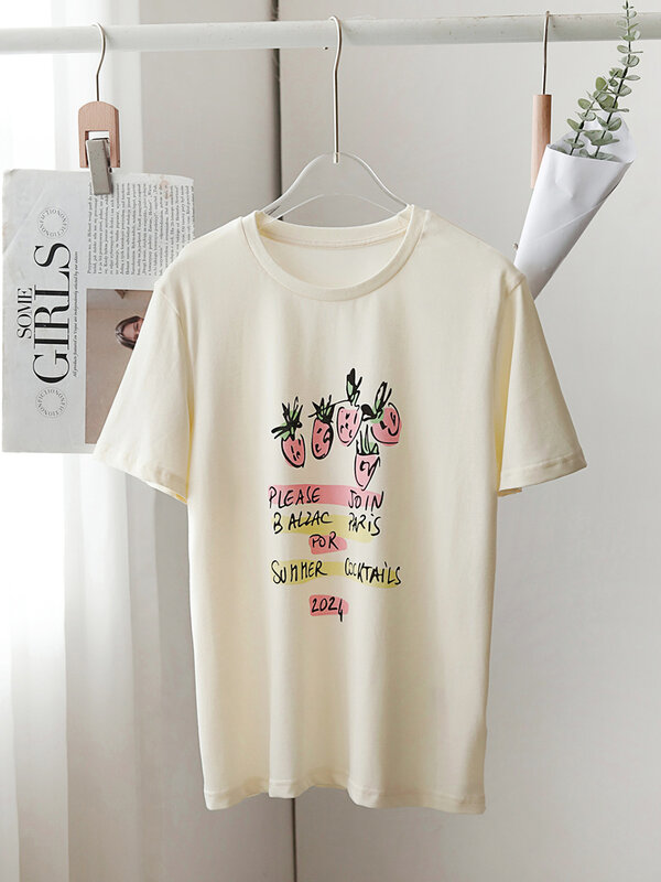 Camiseta feminina com letra de morango, manga curta, decote em O, casual, vintage, camiseta feminina, moda, verão, 2024
