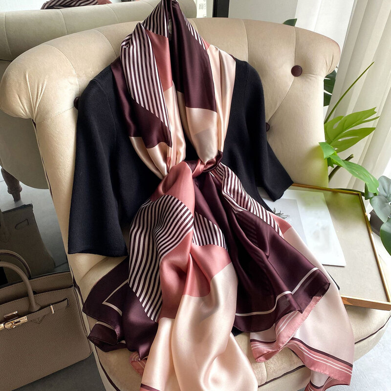 Summer hot selling new geometric contrasting striped shawl with elegant temperament and sun protection, paired with air-conditio