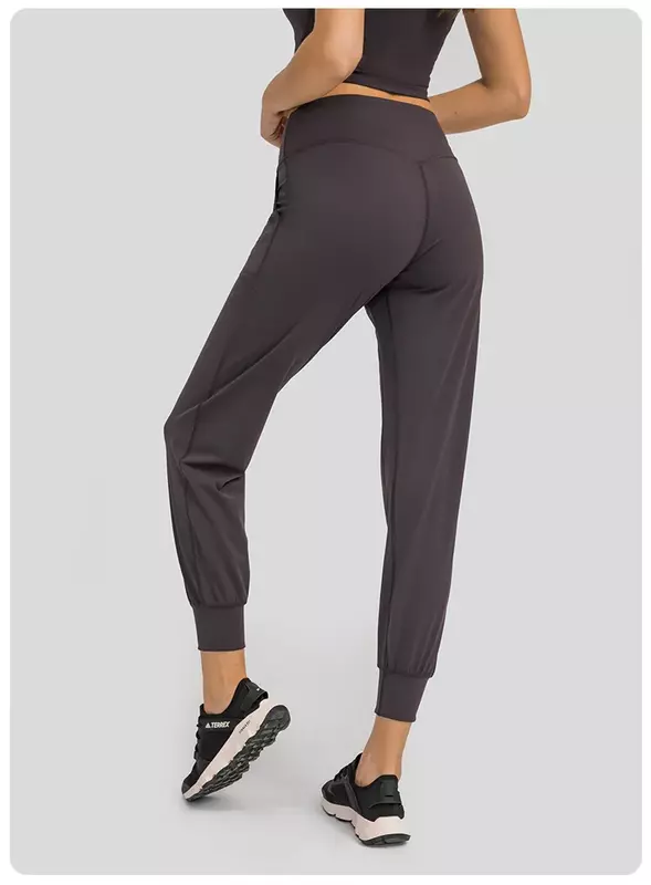 Celana yoga wanita pas longgar ramah kulit, celana legging olahraga potongan pas badan elastis dengan logo cetak
