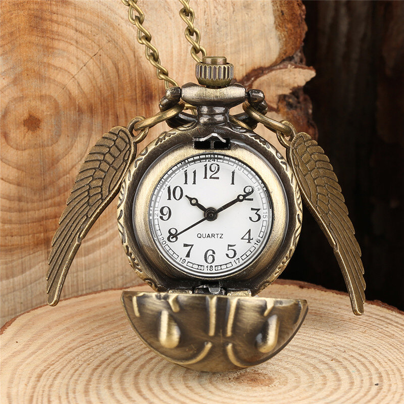 Antique Clock Round Shape with Wings Pendant Watches Mini Quartz Analog Pocket Watch for Men Women Long Chain Timepiece Reloj