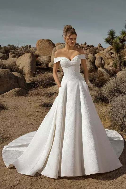 Gaun pernikahan seksi sederhana A-Line baru gaun pengantin renda bahu terbuka gaun pengantin Backless menyapu kancing kereta ukuran besar kustom