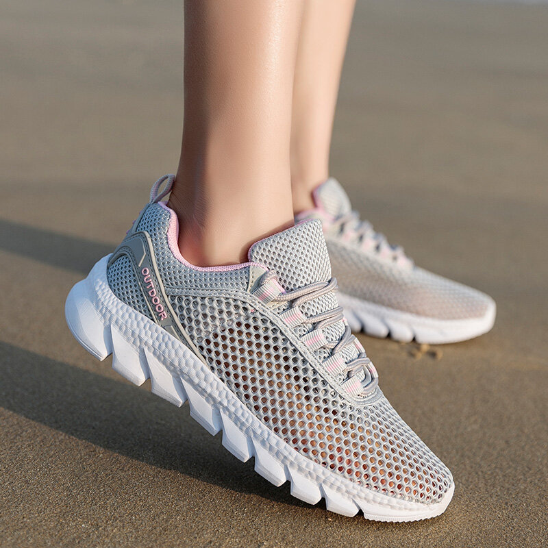 Chaussures d'eau unisexes légères en maille pour hommes et femmes, baskets de plage respirantes, à séchage rapide, de Sport, de pataugeoire, d'extérieur, 2021 nouveauté