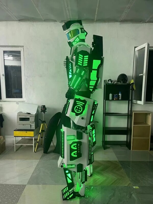 Costume de robot DJ lumineux à LED, vêtements de fête, casque Shoous, échasses, tenue de performance de marche