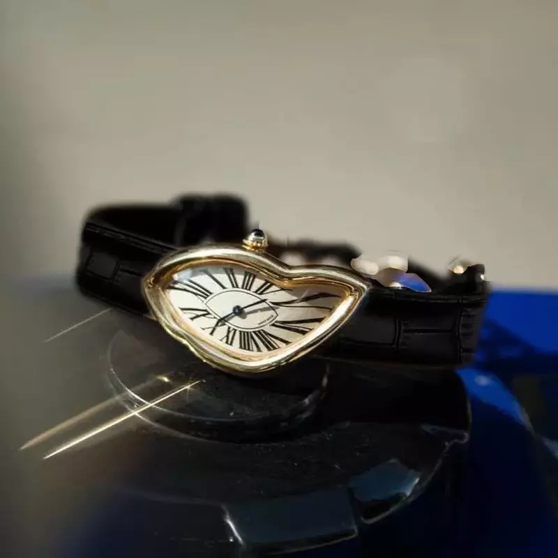 Y2K บิดละลายผิดปกตินาฬิกาสวิสสำหรับผู้ชายแนวโน้มแฟชั่นแบรนด์หรูการออกแบบโฟกัสเล็ก