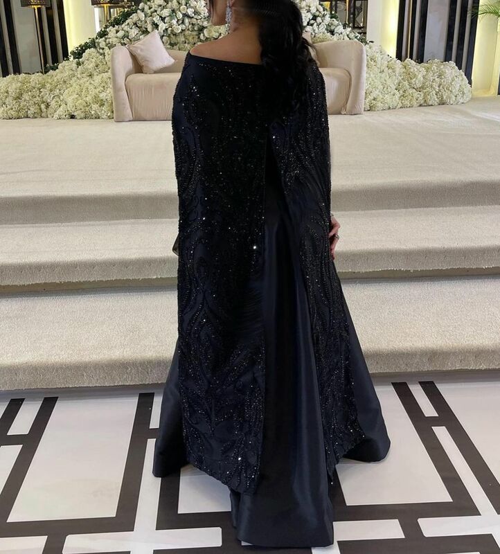Винтажное черное атласное вечернее платье для выпускного вечера с шалью без бретелек Плиссированное вечернее платье до пола с бисером платья для вечеринок