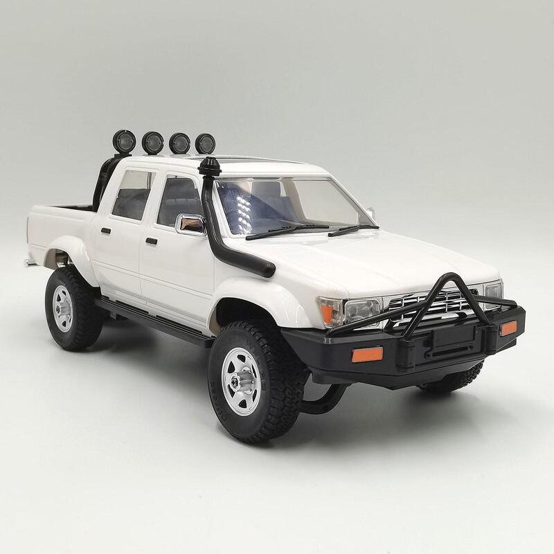 1:16 D64-1 auto telecomandata 4WD RC giocattolo 2.4G con fari 10 km/H velocità 280 motori per bambini ragazza ragazzo bambini regali Hoilday