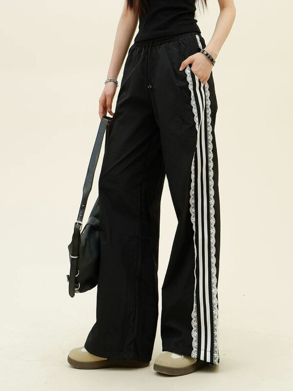 Deeptown Y2k celana Harajuku Streetwear wanita Amerika Retro manis bergaris renda tambal sulam celana besar musim panas