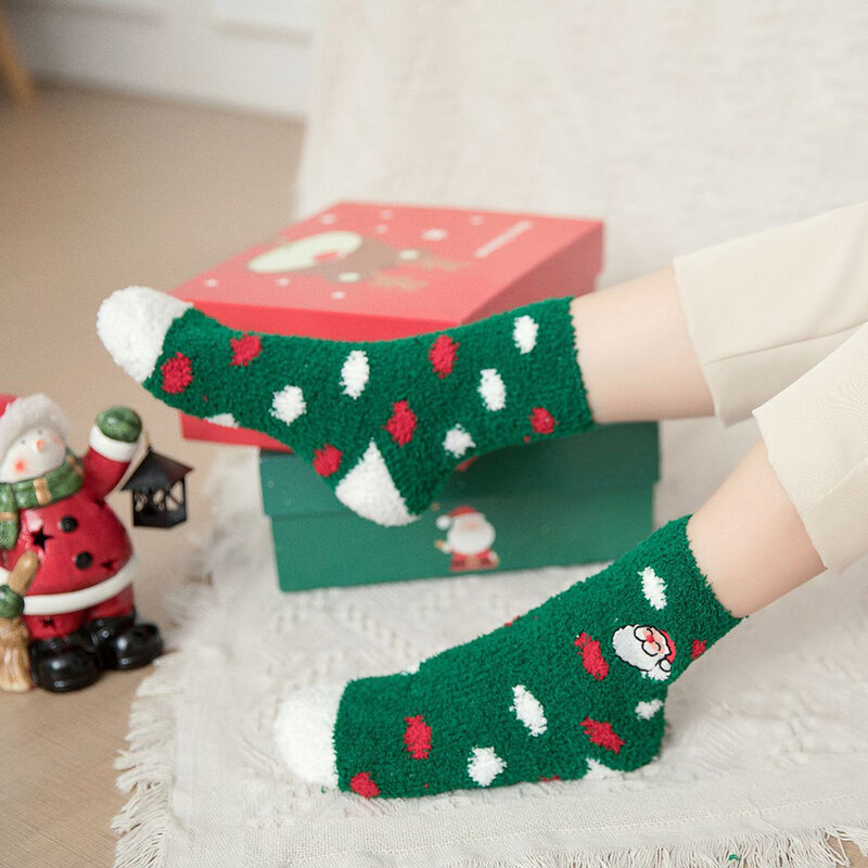 Милые рождественские носки из кораллового флиса, теплые и толстые зимние носки из плюша, носки с мультяшным рисунком Санта, снеговика, домашние носки для сна, 1 пара