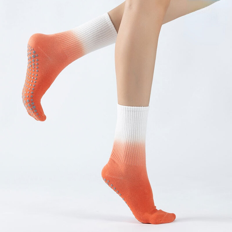 Нескользящие носки для йоги Dip Dye с градиентом, хлопковые дышащие носки до середины икры для пилатеса, для танцев, зимние спортивные носки для фитнеса и тренировок