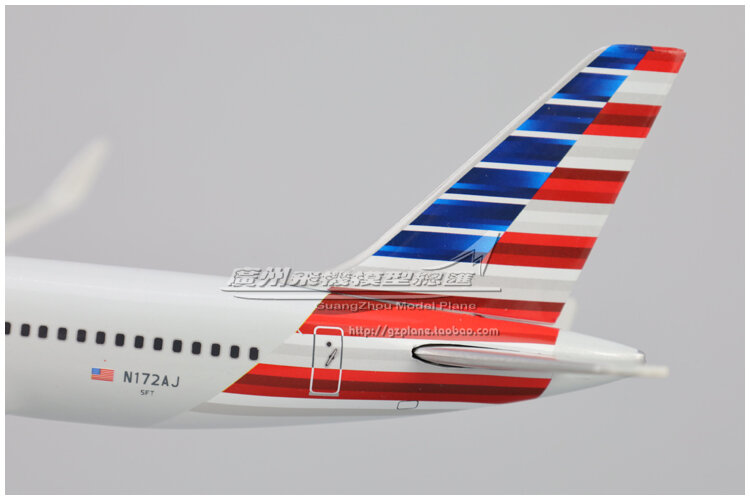 New 23cm American Airlines American Boeing B757-200 N172AJ Plastic Assembled Aircraft Model Plane Model for Collector
