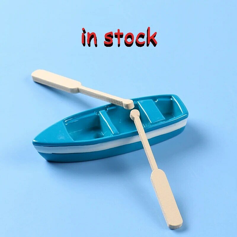 Mini modello di barca simpatico cartone animato barca giocattolo giocattoli cognitivi per bambini con pagaie ornamenti Micro-paesaggio paesaggistica puntelli per barche