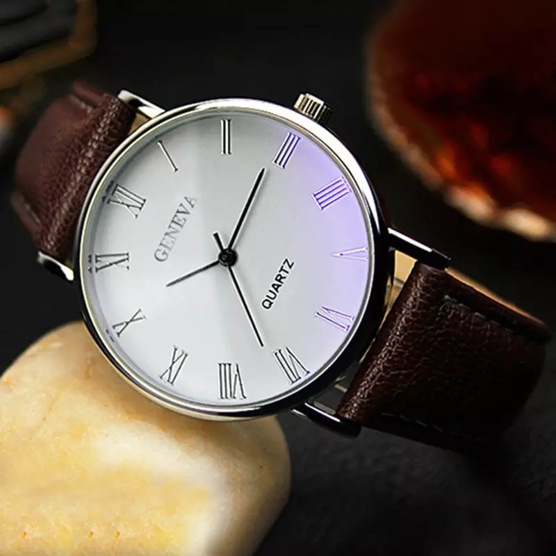 Jam tangan pria Geneva 2023 baru jam tangan bisnis Analog Quartz tali kulit imitasi Blu-Ray angka Romawi jam tangan pria