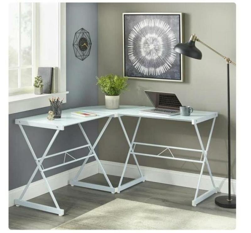Meja Komputer dewasa bentuk L dengan bingkai logam & atasan kaca buram putih, 29 "tinggi, putih