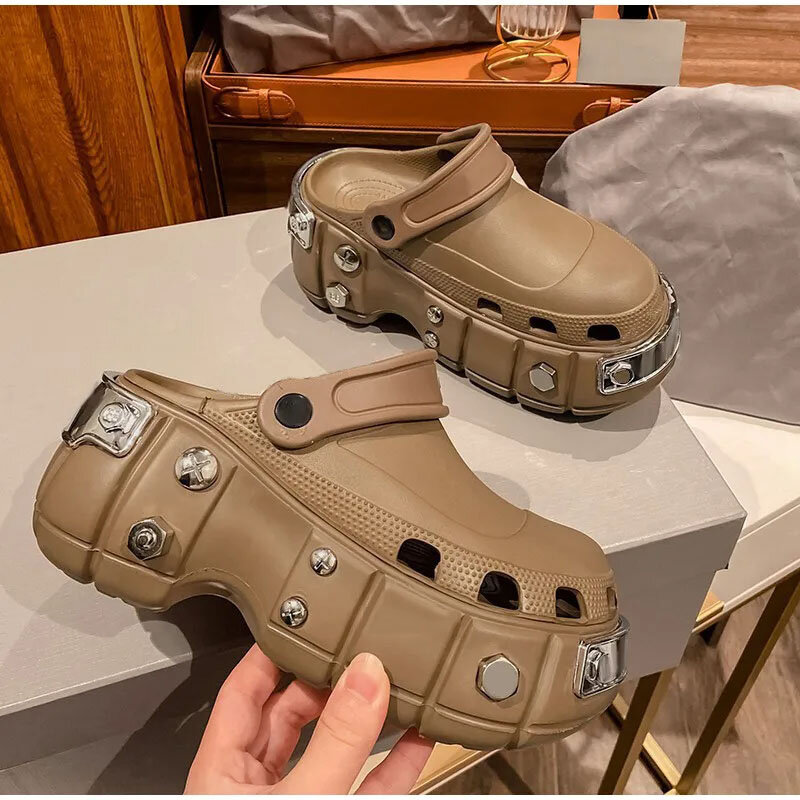 2024 Garden Punk Rivets Shoes Solid Color Metal Decoration Platform Slipper Creative Fittings Leisure Sandalias Novelty Ladies