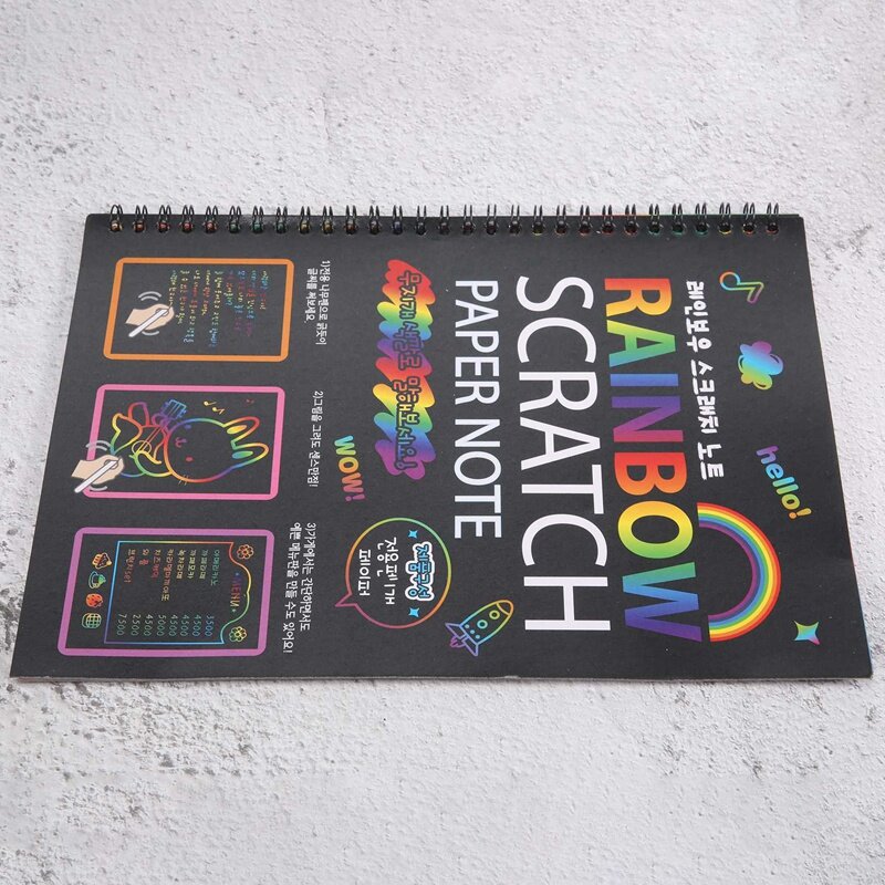 大きな魔法の虹色のスクラッチ紙ノートブック、黒のDIY図面おもちゃ、スクラップペイント子供落書き、19x26cm