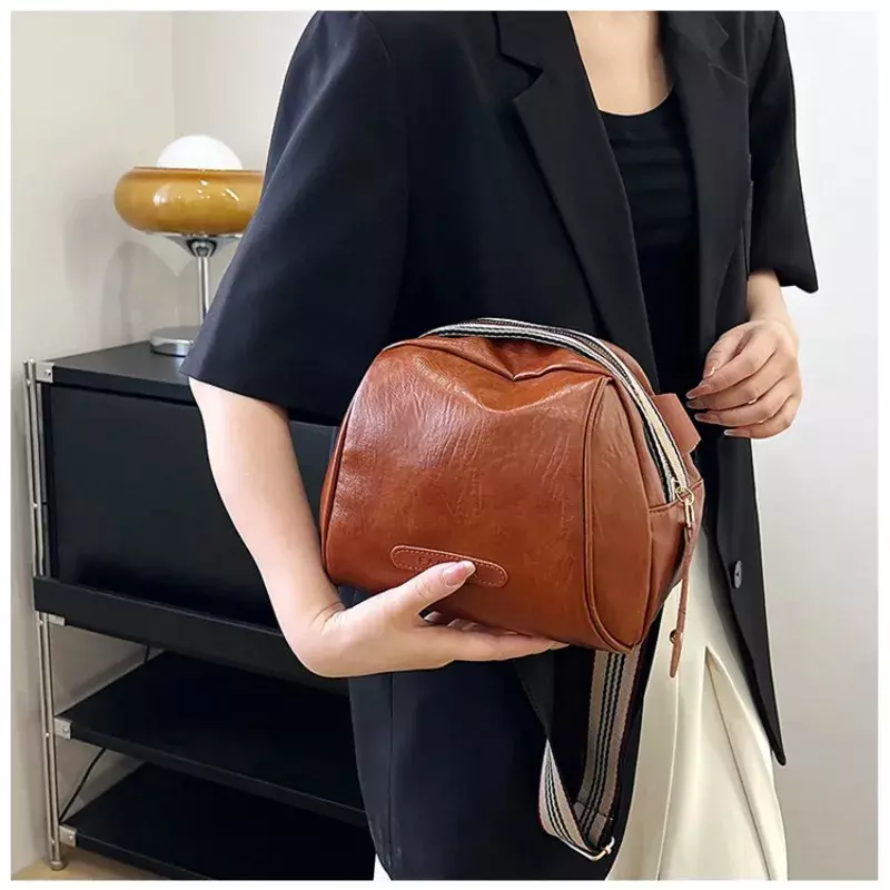 Fashion Vintage Shoulder Bag For Women Wide Strap Crossbody Bag Retro Messenger Handbag Ladies Quality Pu Leather Tote Clutchs