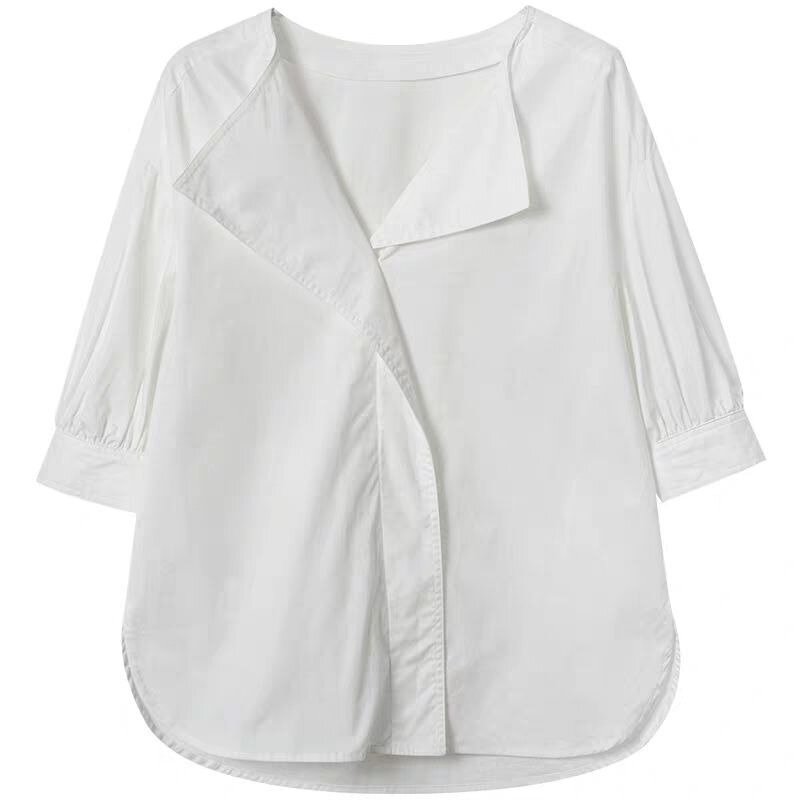 قميص أساسي كبير الحجم للنساء من QWEEK ، بلوزات مكتب بيضاء للسيدات ، رقبة على شكل V ، موضة كورية ، أنيقة وكاجوال ، جمالية أنيقة ، صيف ،