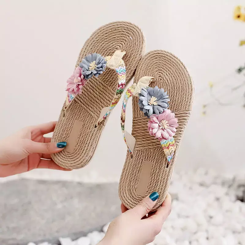 Open Toe Women's Slippers and Ladies Sandals Thick Shoes Flip Flops Flower Slides Outside on Beach Platform F Eva I Trend Offer