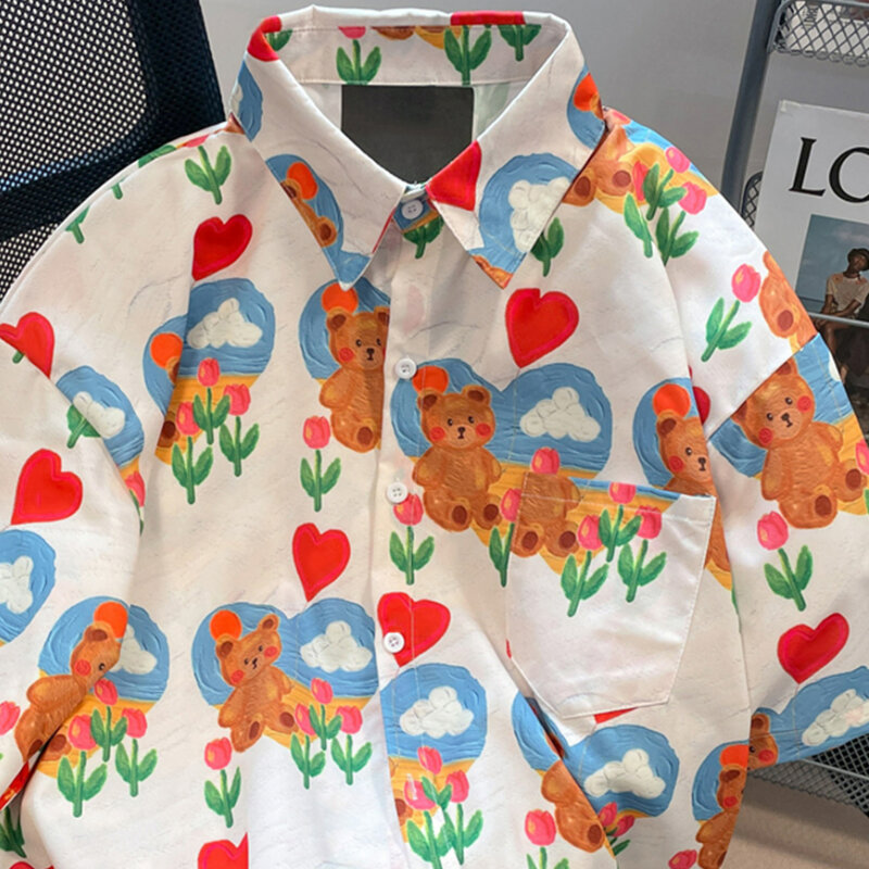 Japońskie bluzki w stylu Kawaii Lolita damskie z nadrukiem słodkiego uroczy niedźwiadek animowany kwiatu koszulka z krótkim rękawkiem wszystkie pasujące do letnich luźne bluzki na co dzień