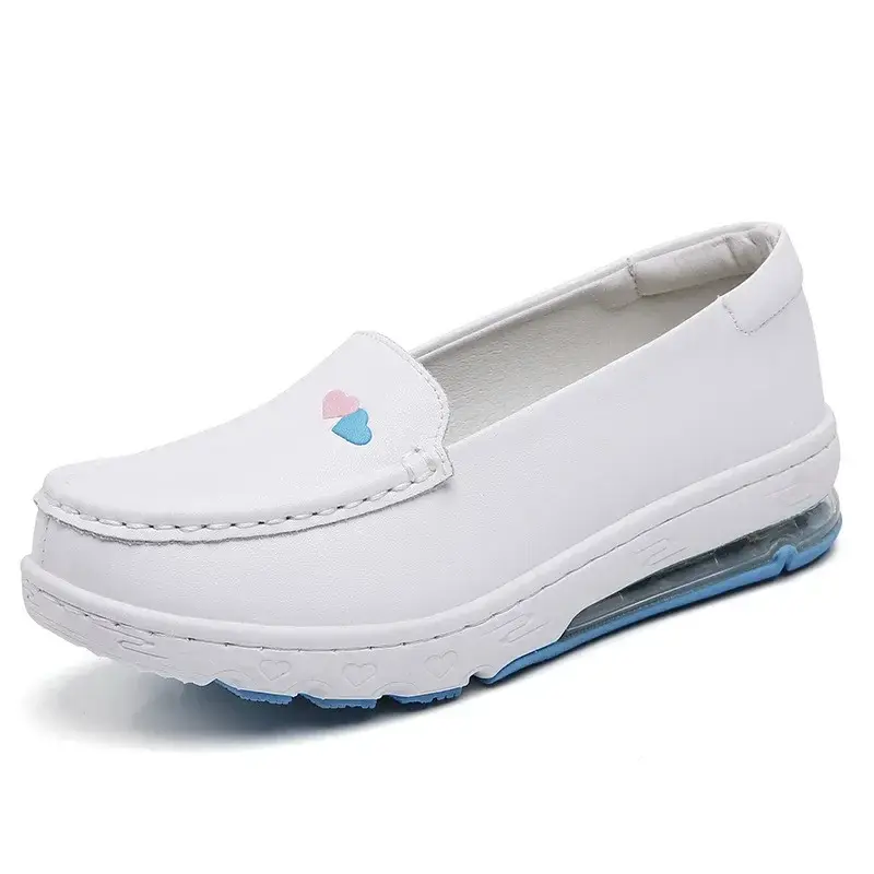 أحذية ممرضة بوسادة هوائية بيضاء للنساء ، نعل ناعم مريح ، أحذية عمل على شكل قلب ، جديدة