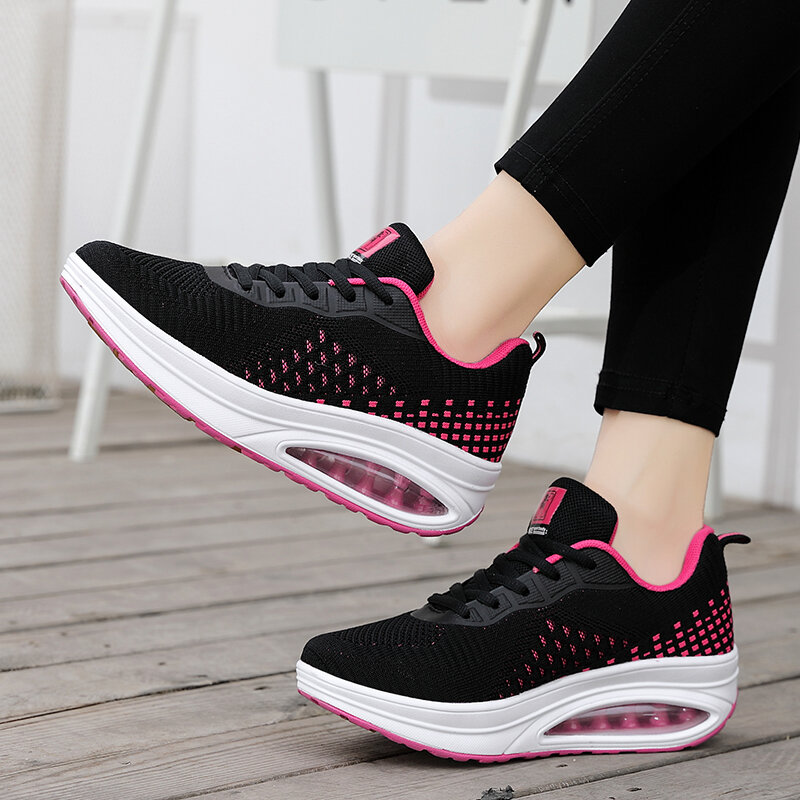Sepatu bantalan kasual lari wanita, sneaker olahraga Jogging desain klasik ukuran besar 35-40 untuk perempuan