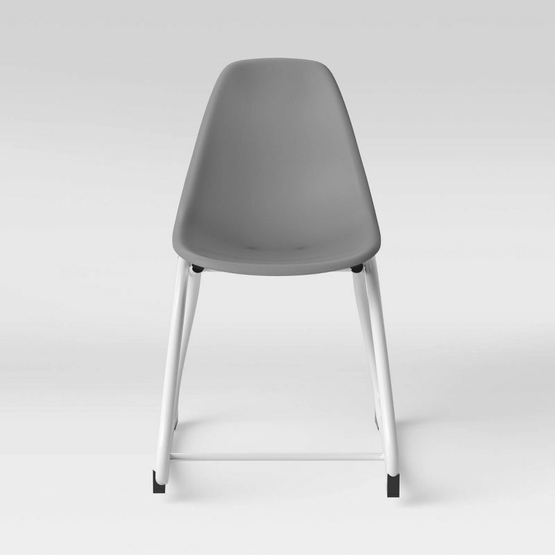 Szare, przyjazne na sensoryczne krzesło biurowe dla dzieci zapewniające komfort