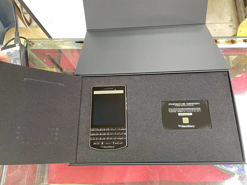 BlackBerry Porsche Design P'9983 ponsel asli tidak terkunci 64GB RAM 2GB kamera 8MP gratis pengiriman