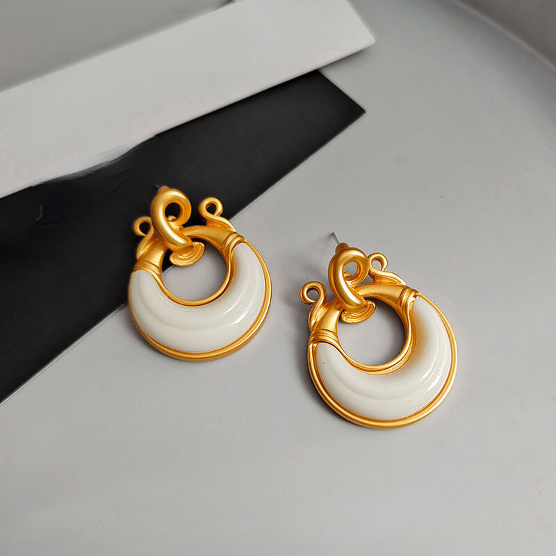 Anting-anting Drop Resin krim logam geometris desain Modern JewelryEuropean dan Amerika untuk aksesori Fashion wanita