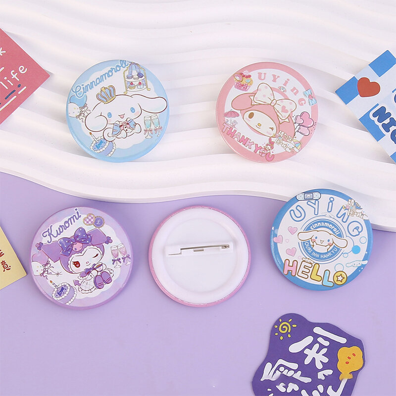 Lencana timah Sanrio kartun lucu dan lencana dada Cinnamoroll Kuromi Melody Pochacco Hello Kitty bros liontin hadiah Anime