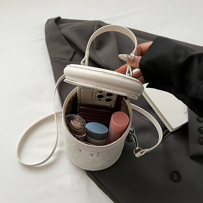 Tas bahu kulit Pu wanita, berbentuk barel tas bahu mode kecil tas tangan dan dompet mewah selempang tas ember dengan pegangan pendek