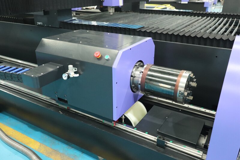 Máquina de corte a laser de chapa metálica, Folha metálica com dispositivo rotativo, AKJ1530FR, 1kW, 2kW, 3kW, 4kW, 5kW, 6kW