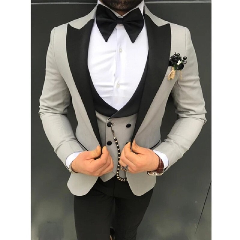 Kostuum Homme Grey Bruiloft Mannen Pakken Zwart Peak Revers Bruidegom Prom Party Terno Masculino Slim Fit Blazer 3 Stuks Jas + Broek + Vest