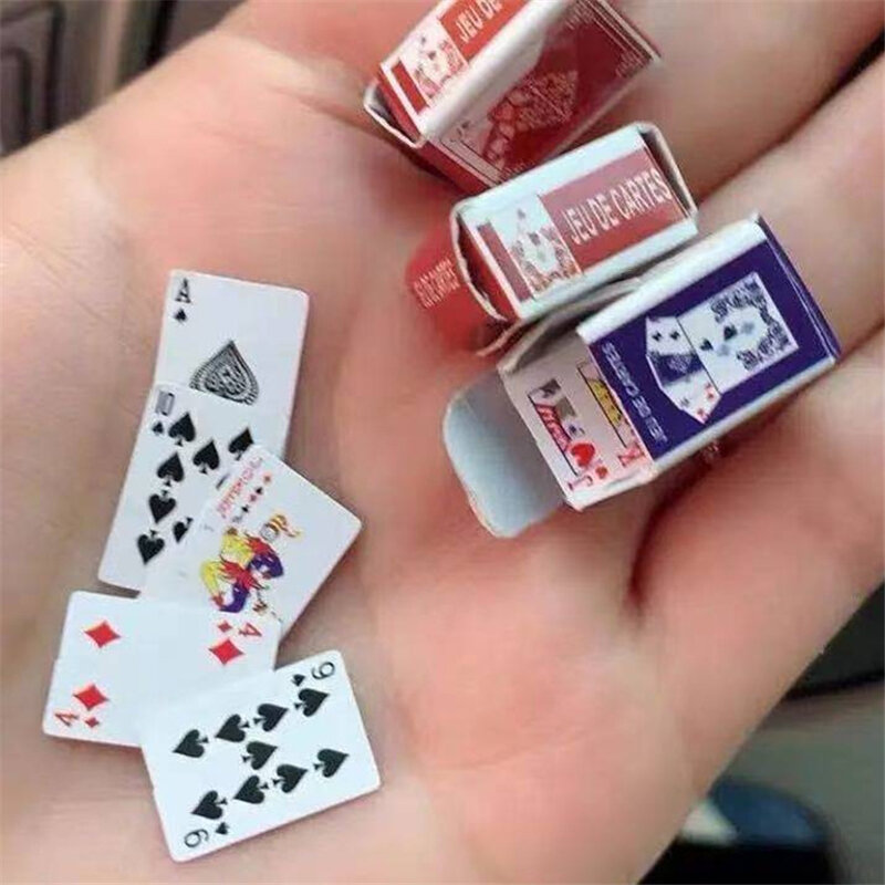 Śmieszne słodkie Mini karty do gry w pokera, Super mały, parodia, prezenty, zabawki podróżne, rekwizyty do Prank