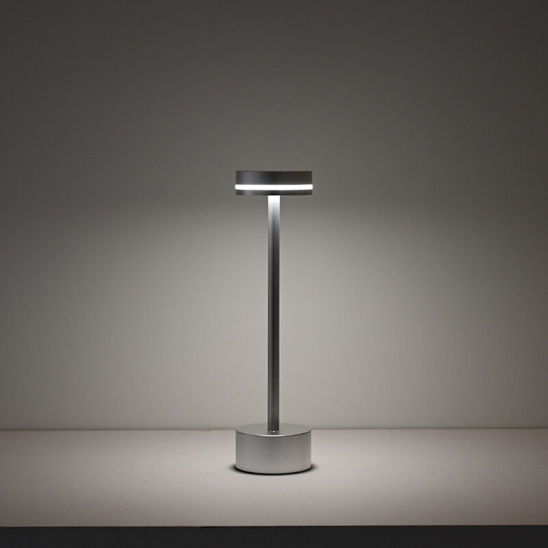 Lámpara de mesita de noche moderna escandinava, lámpara de mesa de hierro táctil recargable por USB, tres colores de luz Adj