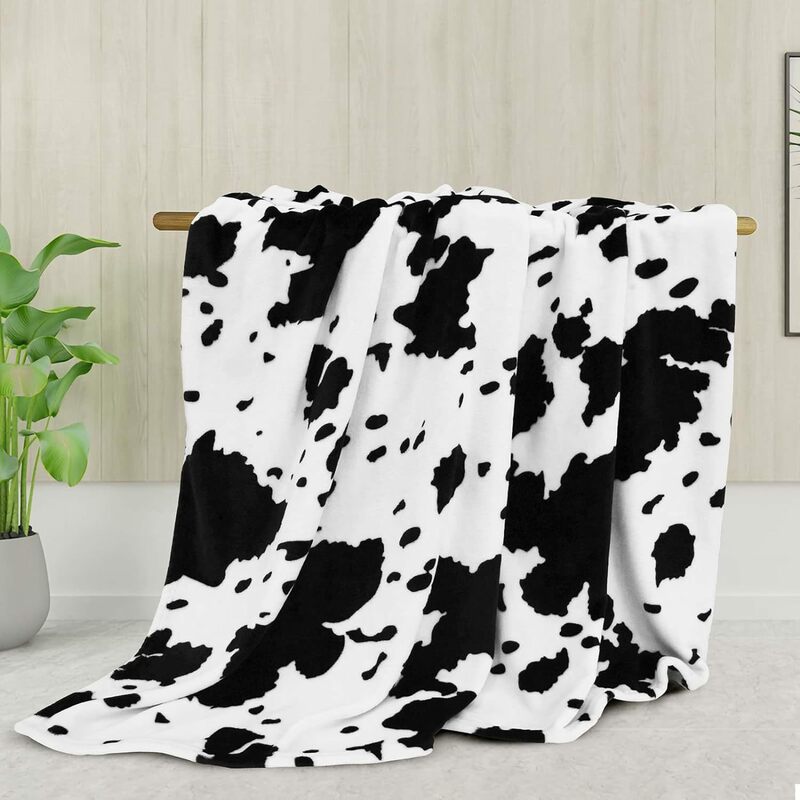 Cow patterned flannel blanket, suitable for double beds, sofas, and sofas