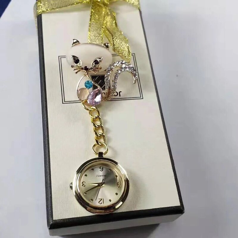 Projekt zegarek kieszonkowy dla pielęgniarki lekarza wiszący zegarek medyczny zegarek kieszonkowy z kryształem górskim inkrustowany broszka Pin zegarek wystrój (złoty)