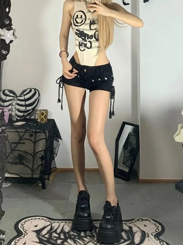 Celana pendek Denim balutan seksi wanita pakaian jalanan Harajuku Retro Amerika celana pendek mode Gotik Punk pinggang rendah gadis pedas hitam