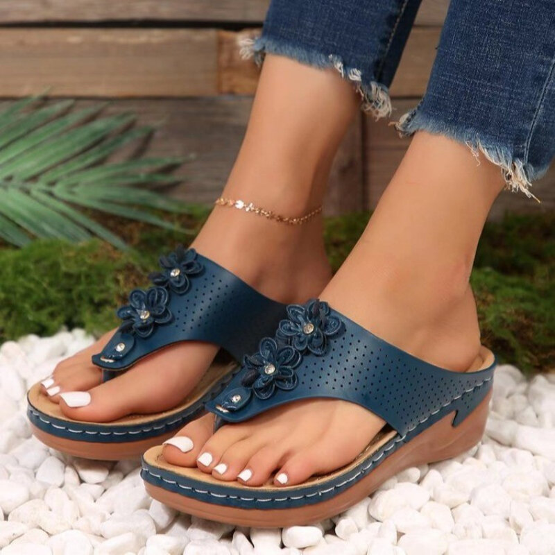 Sandalias de estilo bohemio para Mujer, zapatos de tacón con flores, cuñas, Chanclas de playa, novedad de verano