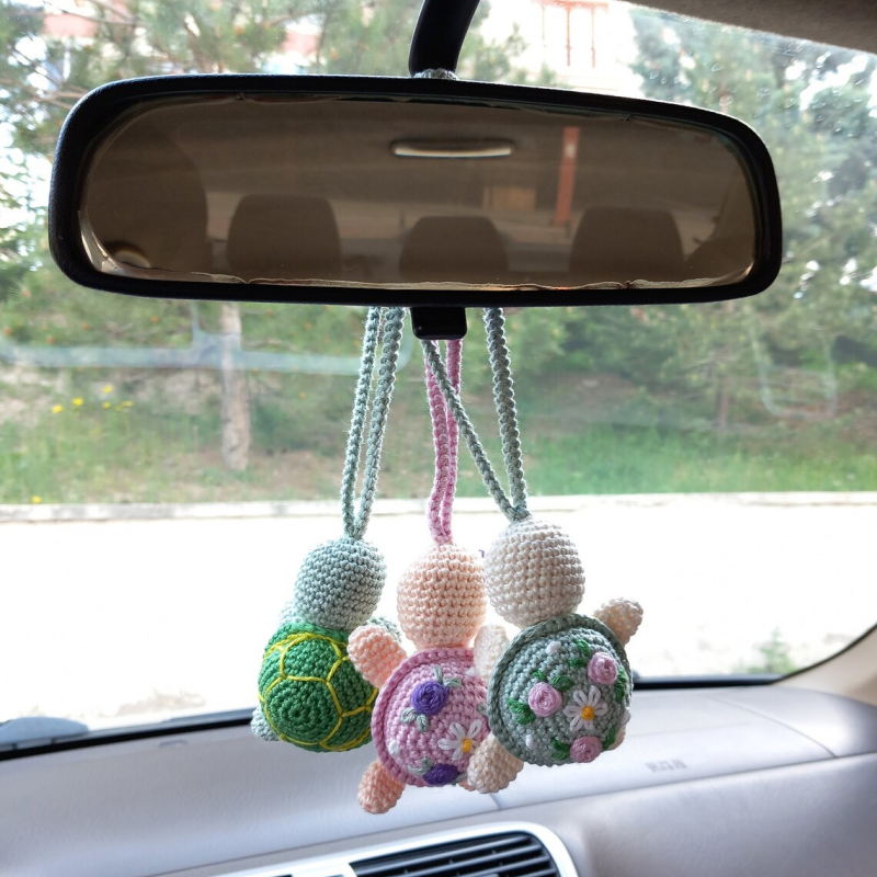 Dekorasi liontin gantung mobil, liontin cermin Interior, gaya lucu kreatif, boneka kura-kura tenunan tangan, liontin tas wanita, hadiah