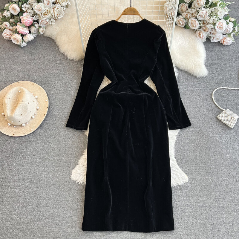 Vestido preto aveludado para mulheres, colarinho quadrado, comprimento médio, botões divididos, vestido elegante de baile, estilo francês, temperamento de outono