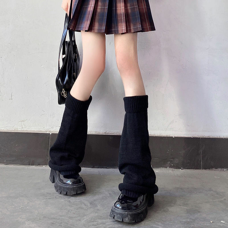Scaldamuscoli bianchi per ragazze calze al ginocchio calde con orlo a gamba giapponese sciolto Y2K lavorato a maglia a tubo medio Lolita Jk calze lunghe copriscarpe