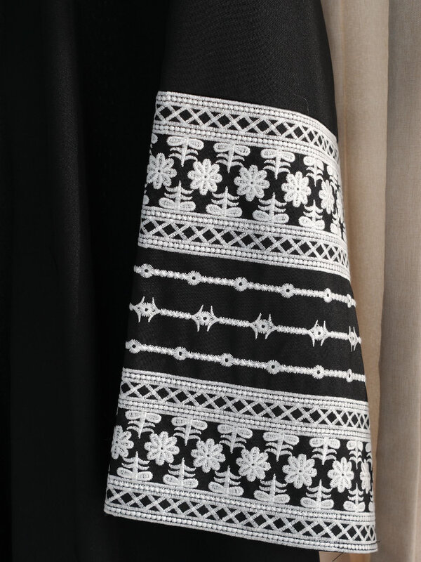Eid ricamo Abaya musulmano per le donne Ramadan Dress marocco Lace-up Abaya caftano Islam Cardigan Dubai Arab Long Robe 2024
