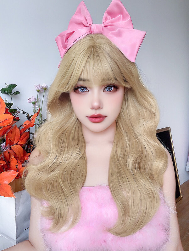 Wig sintetis pirang Lolita 24 inci dengan Wig rambut panjang alami bergelombang untuk wanita penggunaan sehari-hari Cosplay tarik Ratu tahan panas